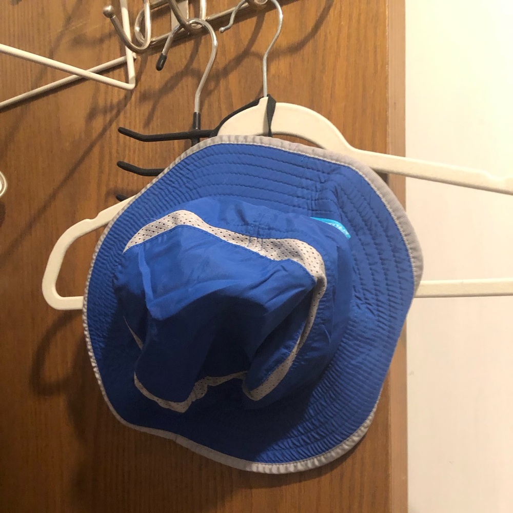 Sun Day Afternoons Sun Protection Hat- 712 $12 or 🎉